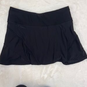 Black tennis skirt with mesh design